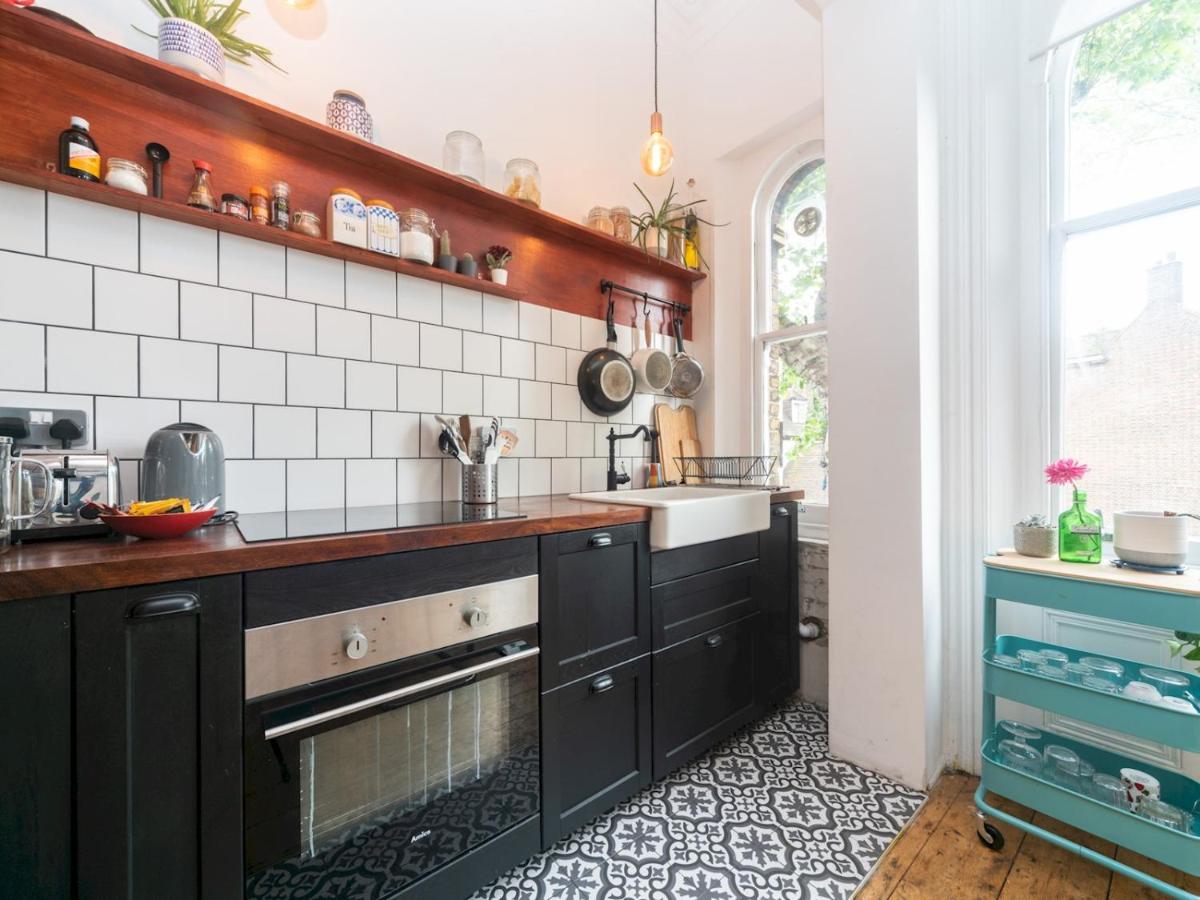 Pass The Keys Rustic And Quirky Flat In Charming Charlton Village Londýn Exteriér fotografie