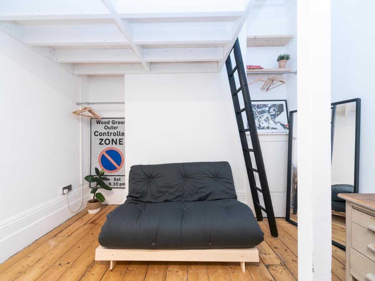Pass The Keys Rustic And Quirky Flat In Charming Charlton Village Londýn Exteriér fotografie