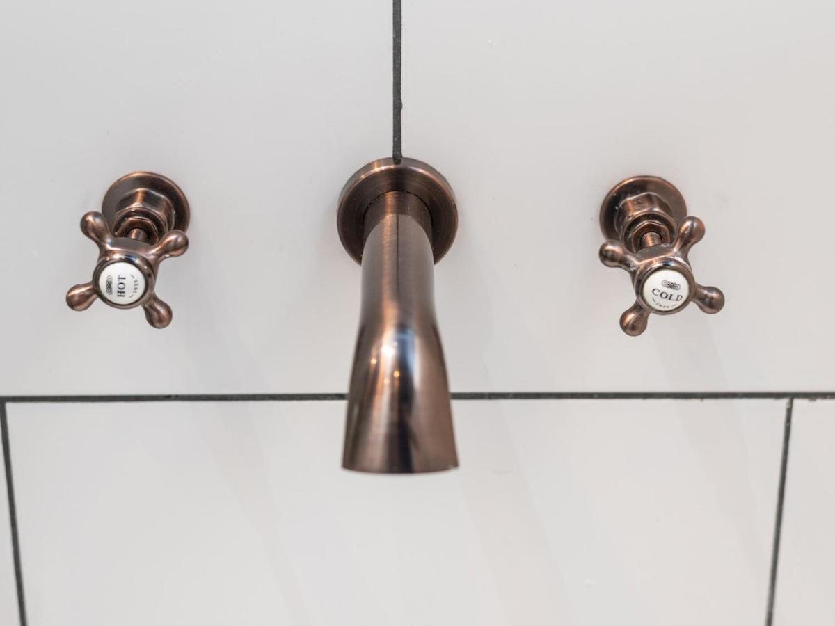 Pass The Keys Rustic And Quirky Flat In Charming Charlton Village Londýn Exteriér fotografie