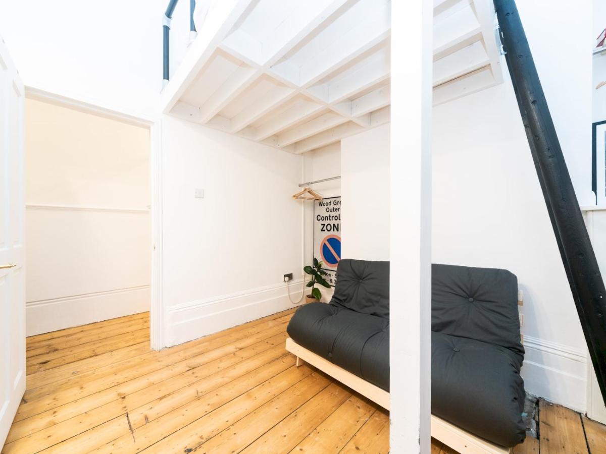 Pass The Keys Rustic And Quirky Flat In Charming Charlton Village Londýn Exteriér fotografie